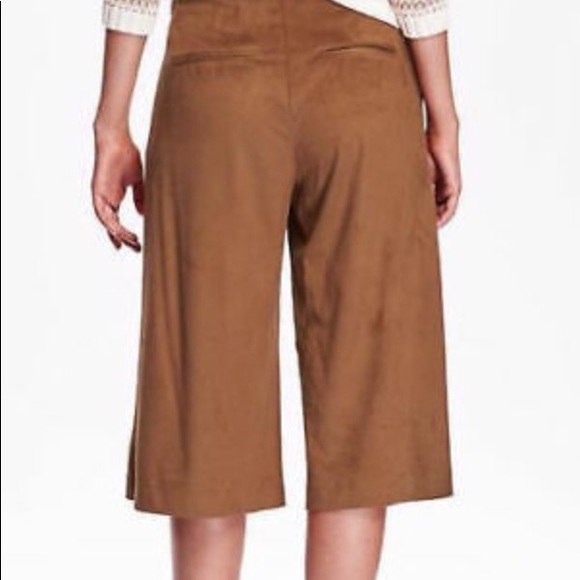 Old Navy Faux Suede Gaucho Pants - NWOT - Picture 2 of 6